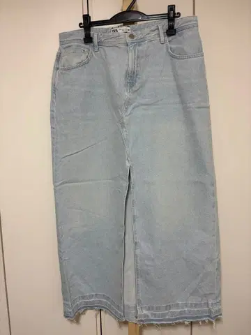 새상품 ZARA 라이트 블루 데님 스커트 XL