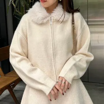 Chico [퍼 탈부착 가능] 옷깃 퍼 지퍼 니트 가디건 브라운