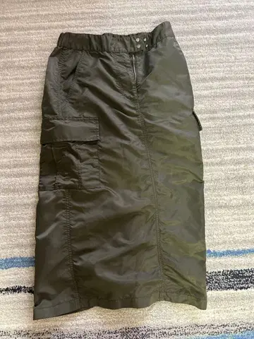 BEATRICE 올리브색 타이트 스커트