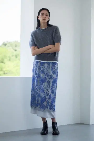 ebure 블루 플라워 레이스 타이트 스커트