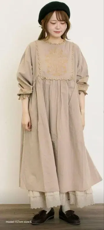 Samansa Mos2 배색 자수 원피스