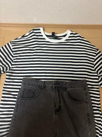 스트라이프 긴팔 T셔츠와 데님 팬츠 세트