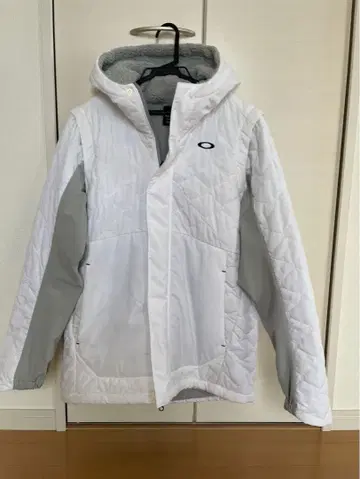 OAKLEY 퀼팅 보아 자켓 화이트 골프웨어 아우터