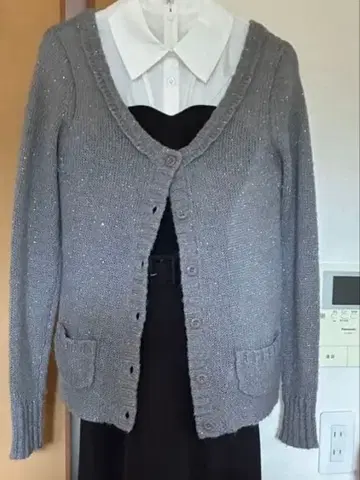 그레이 니트 가디건 버튼 포함