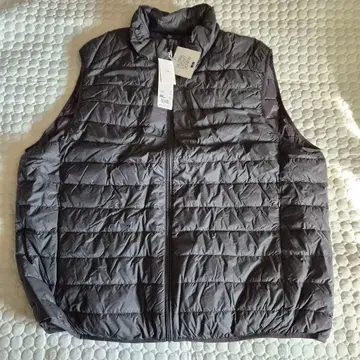 새상품 울트라 라이트 다운 베스트