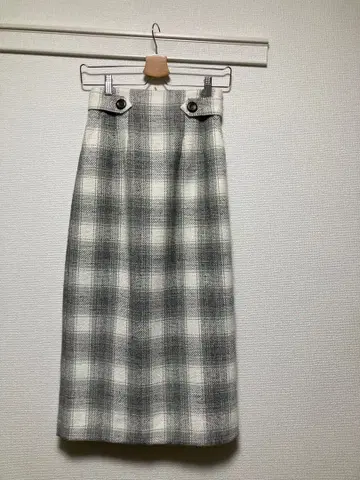 옴브레 체크 타이트 스커트