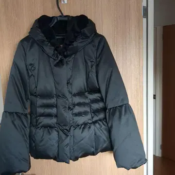 새상품급 산요상회 TO BE CHIC 다운 자켓