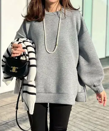 엠마 테일러 던보 오버 실루엣 크루넥 풀오버