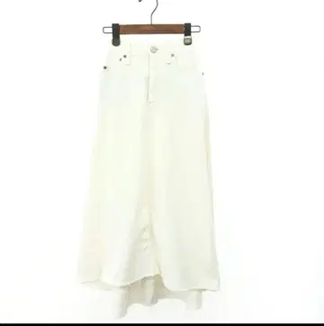 YANUK 화이트 데님 플레어 스커트