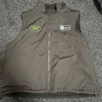 후즈후 갤러리 지퍼 달린 블랙 베스트