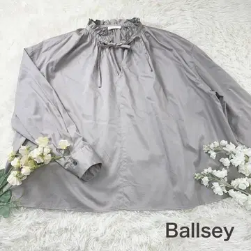 새상품급 보르지 정가 1.8만 하이 카운트 새틴 넥 프릴 블라우스