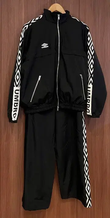 UMBRO HOTEL PALACE 트랙 블루종 팬츠 셋업