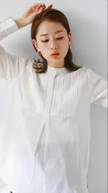 URBAN RESEARCH 핀턱 화이트 셔츠