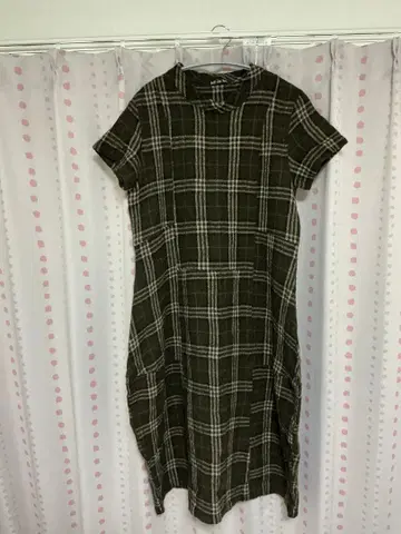 올리브 그린 체크 반팔 원피스