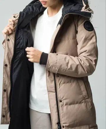 Canada Goose 매켄지 파카, 블랙 라벨, L 사이즈