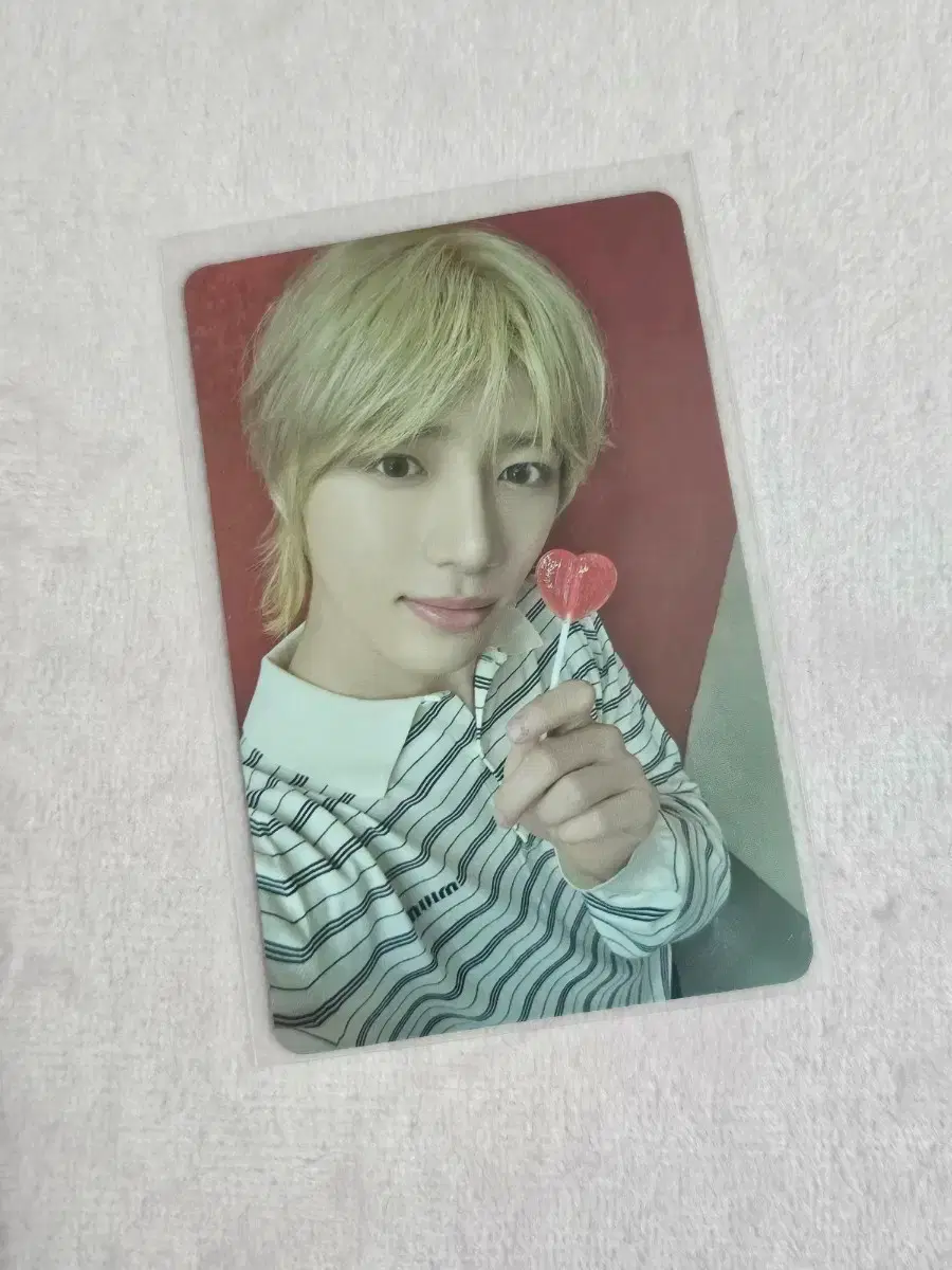 Tomorrow X Together txt beomgyu Sanctuary Lover Over the Moon album photo poca