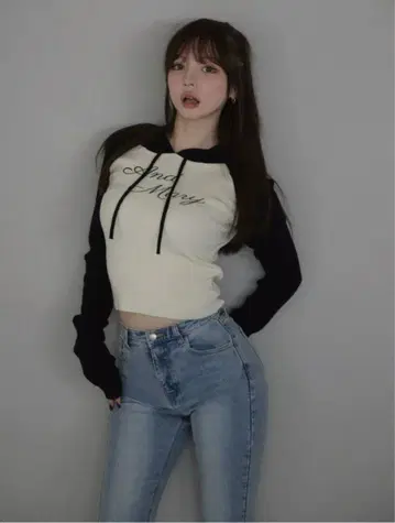 andmary Letter mary 로고 탑