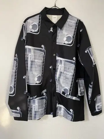 Nine. 두꺼운 원단 나일론 자켓