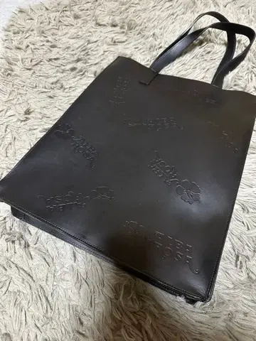 미사용 알바로사 ALBAROSA 천연 가죽 소가죽 로고 엠보 토트백 블랙