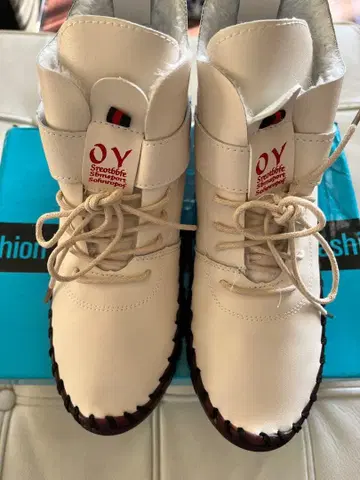 여성용 부츠 23.5cm 미사용 새상품.