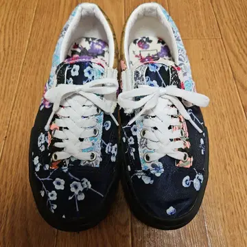 VANS 꽃무늬 스니커즈(24.5cm)