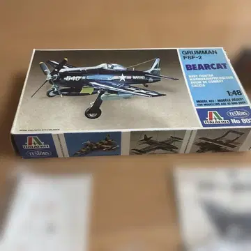 이탈레리 F8F-2 베어캣 1/48