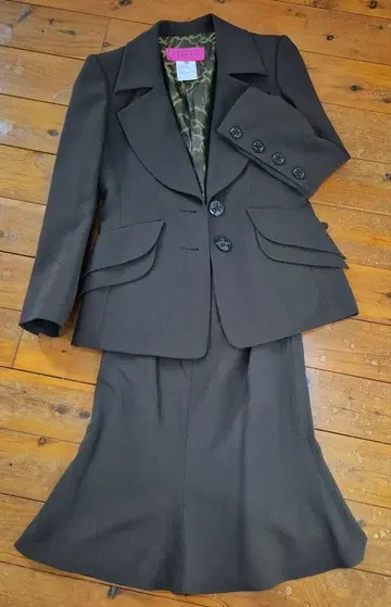 새상품급 Christian Lacroix 다크 브라운 울 스커트 수트