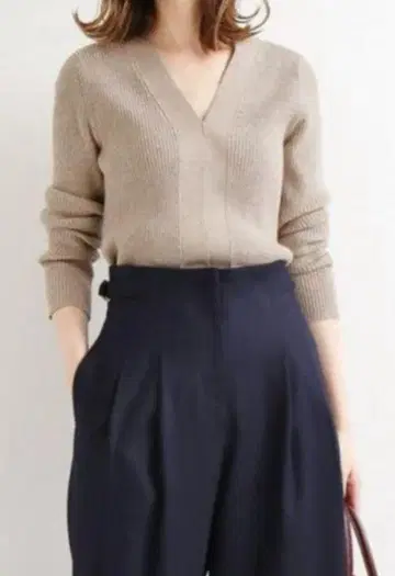 이에나 니트 리브 블랙