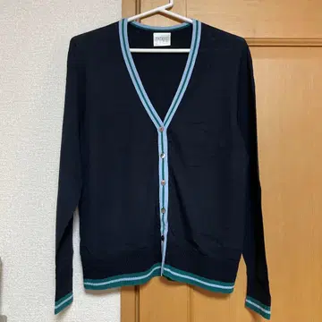 FAGRAS VITA 네이비 V넥 가디건 사이즈 38