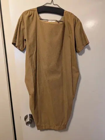 SHIPS 쉽스 베이지 반팔 A라인 원피스