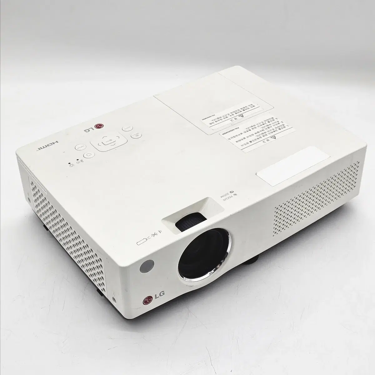 LG BD450 2700 Lumens XGA Used Projector