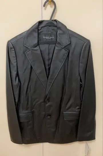 페니 주르 가죽 자켓