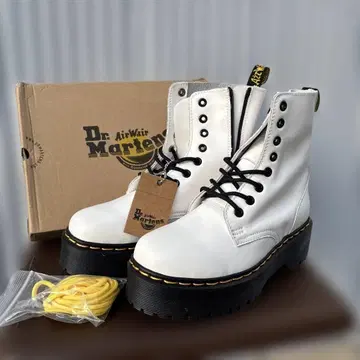 새상품 Dr.Martens 닥터마틴 JADON 8홀 부츠 화이트