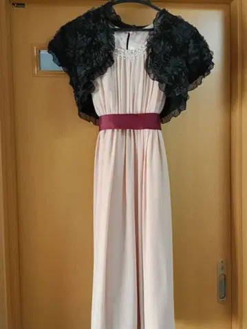 결혼식 드레스 경사