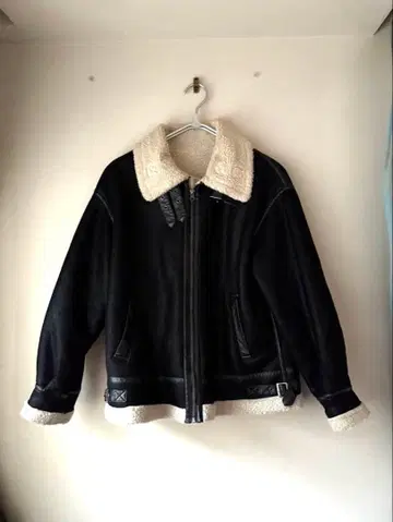 양가죽 보아 무스탕 코트 블랙