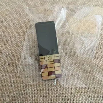 au 인포바 핀 배지