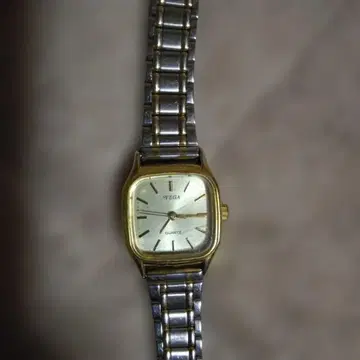 VEGA 쿼츠 손목시계 골드 실버