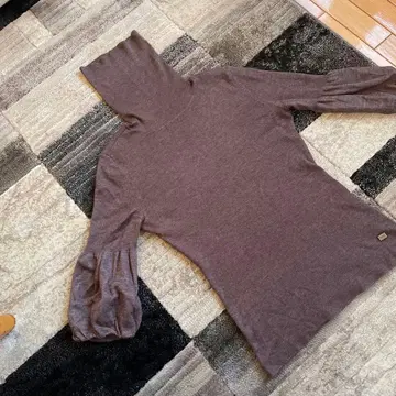 FOXEY 캐시미어 실크 벌룬 슬리브 니트 스웨터