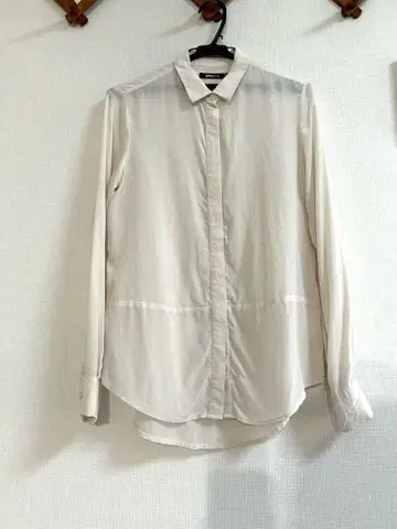 ginatricot 지나트리코트 베이지 실크 긴팔 셔츠