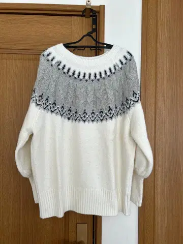 머큐리 듀오 케이블 자카드 오버 니트