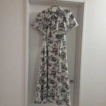 GRL 플로럴 프린트 하이넥 드레스 S