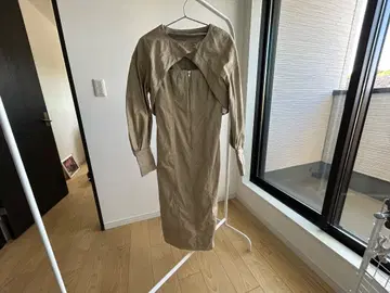 슬리브리스 타이트 원피스 베이지