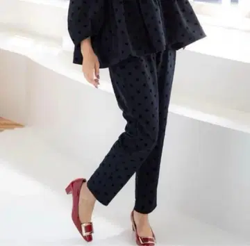 [새상품급] trefle+1 도트 테이퍼드 팬츠 플로키