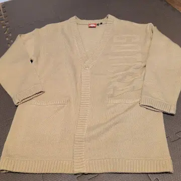 GOTCHA 베이지 V넥 가디건
