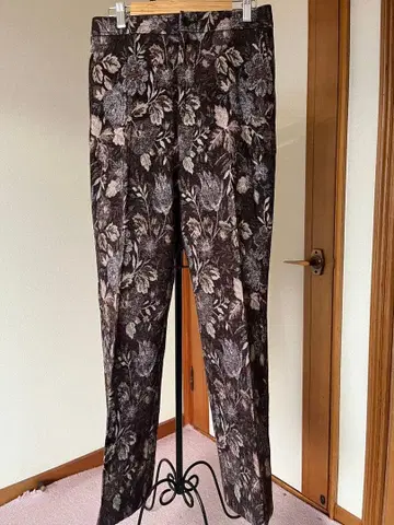 꽃무늬 고블랑 직조 다크 브라운 계열