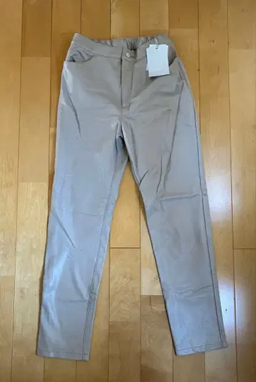 [ 새상품 ] CELEFORD 합성 피혁 팬츠 베이지