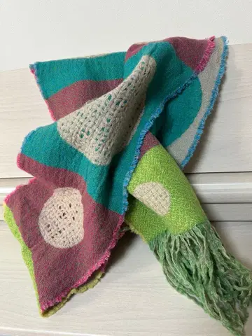 잔니로의 개성 있고 귀여운 울 스카프