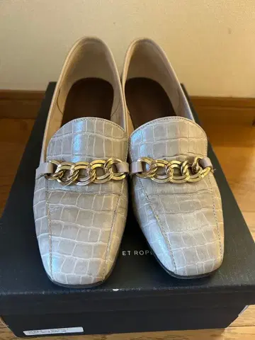 다이애나 악어 엠보싱 베이지 로퍼