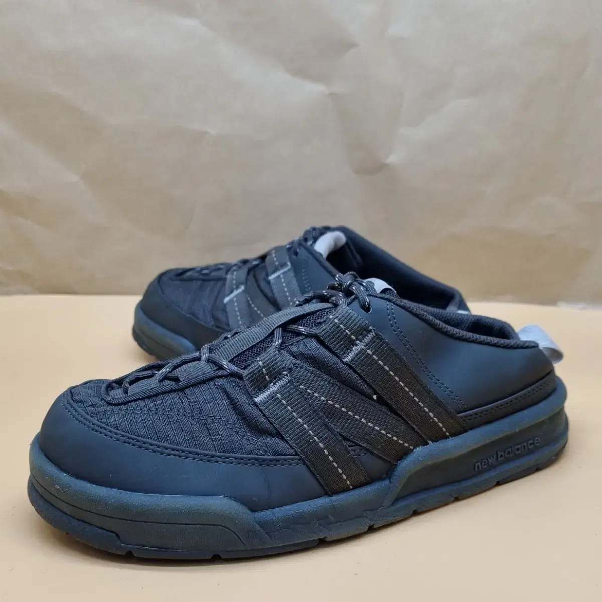 New Balance CRV Men's Mule 260.