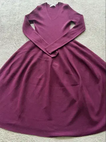 CELFORD 퍼플 V넥 니트 원피스